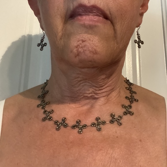 Unique necklace and earrings set - Picture 7 of 7